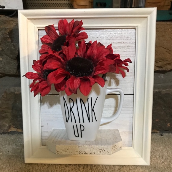 Welcome to my closet!   May days be filled with ❤️ - Picture 5 of 7